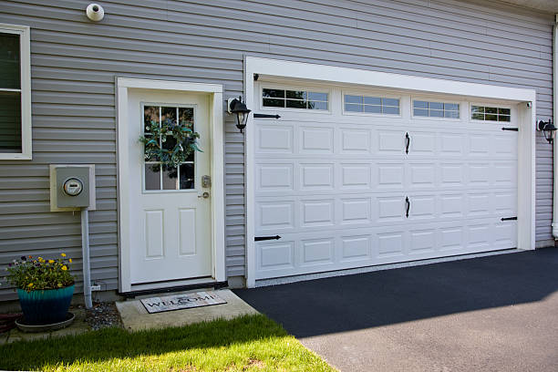 24/7 Emergency Garage Door Panel Replacement experts in Waverly, MN